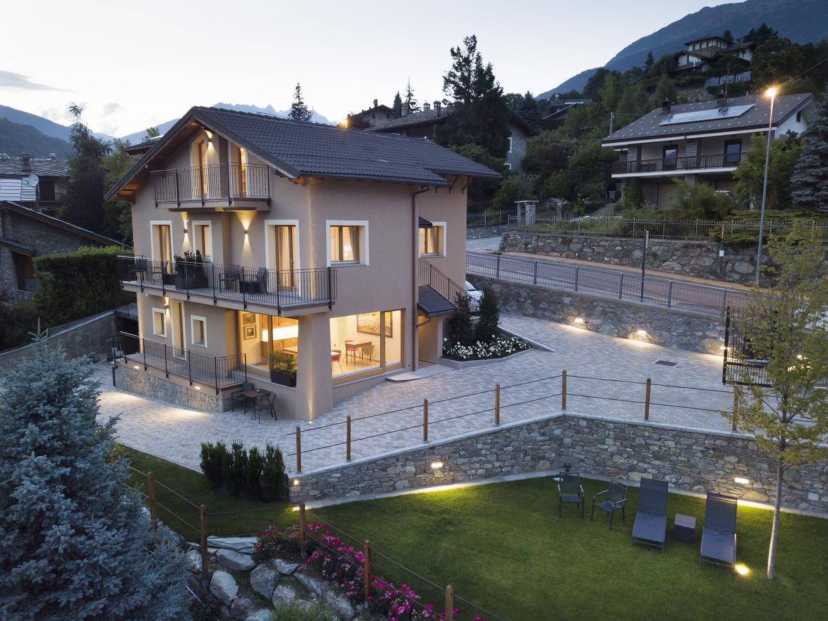 Le Petit Lievre Bed & Breakfast Aosta Exterior photo